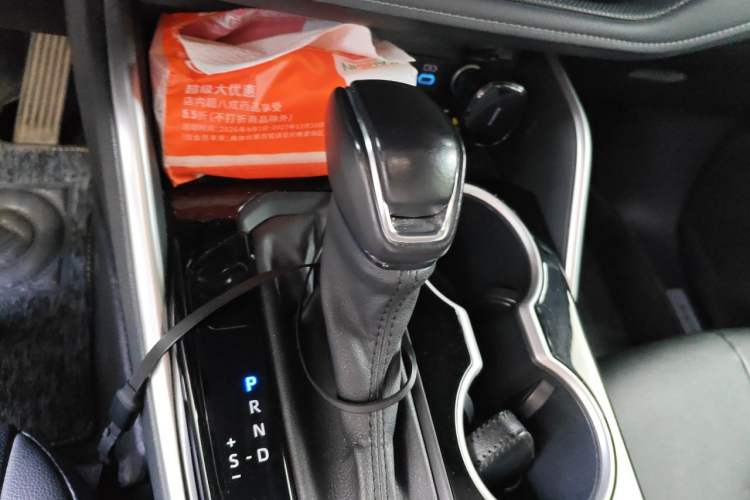 Used Toyota Highlander 2022 Dual-Engine 2.5L Four-Wheel Drive Prestige Version 7 Seats Gear Lever
