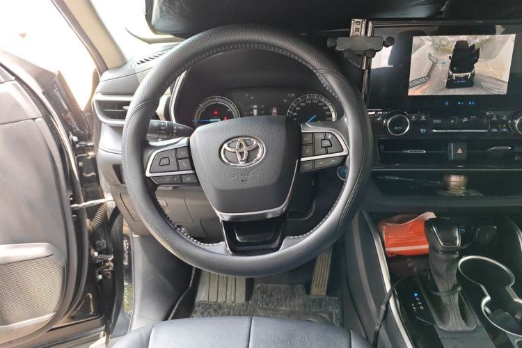 Used Toyota Highlander 2022 Dual-Engine 2.5L Four-Wheel Drive Prestige Version 7 Seats Steering Wheel