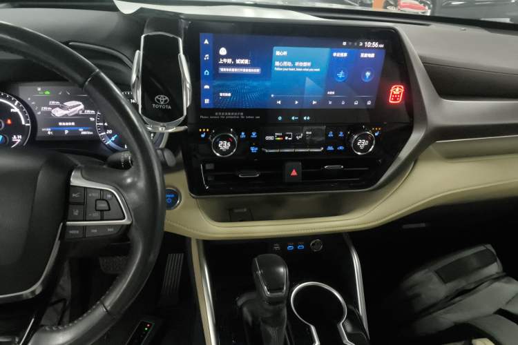 Used Toyota Highlander 2022 Dual-Engine 2.5L Two-Wheel Drive Prestige Edition 7-Seater Audio And AC Panel