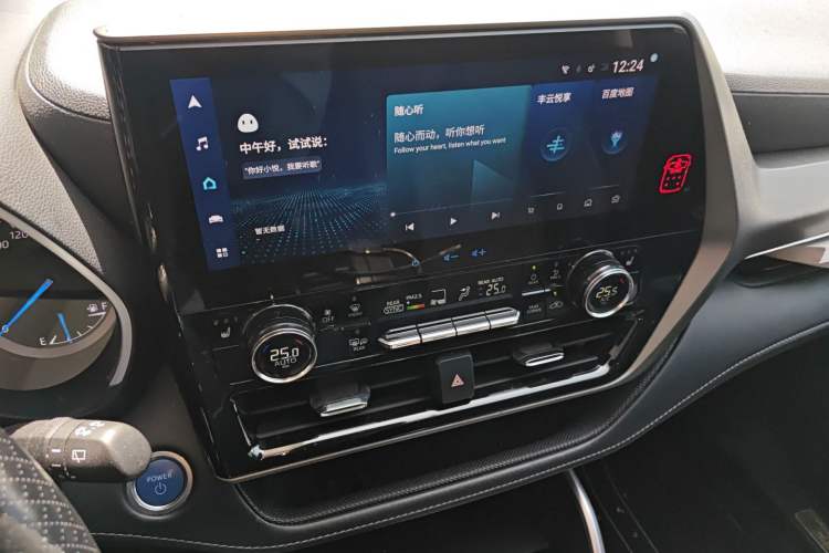 Used Toyota Highlander 2022 Dual-Engine 2.5L Four-Wheel Drive Prestige Version 7 Seats Audio And AC Panel