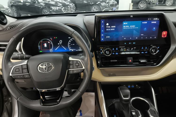 Used Toyota Highlander 2022 Dual-Engine 2.5L Four-Wheel Drive Supreme Edition 7-Seater Center Console
