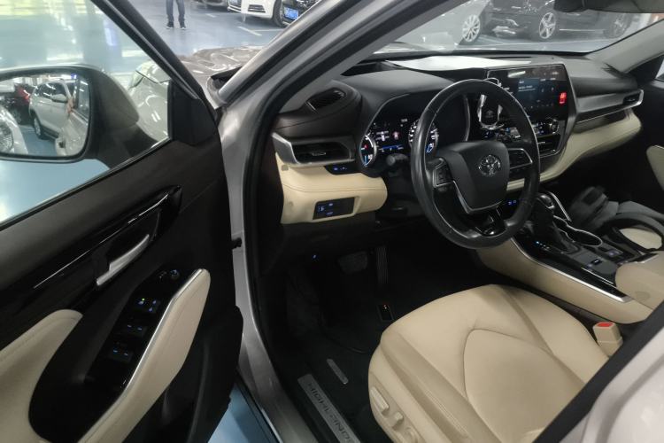 Used Toyota Highlander 2022 Dual-Engine 2.5L Two-Wheel Drive Prestige Edition 7-Seater Driver Seat