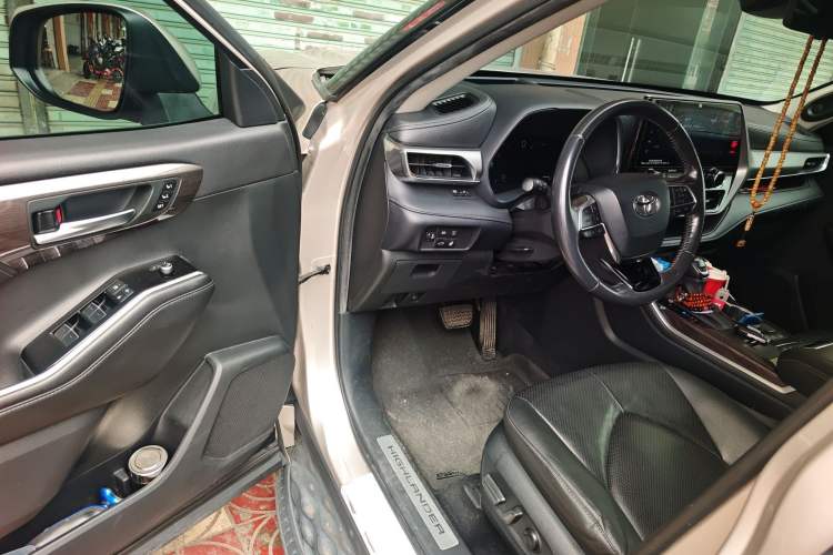 Used Toyota Highlander 2022 Dual-Engine 2.5L Four-Wheel Drive Supreme Edition 7-Seater Driver Seat