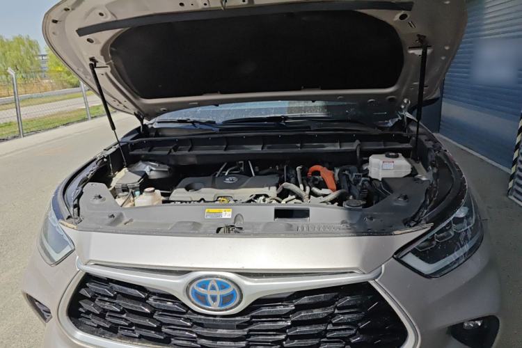 Used Toyota Highlander 2022 Dual-Engine 2.5L Four-Wheel Drive Prestige Version 7 Seats Engine Bay
