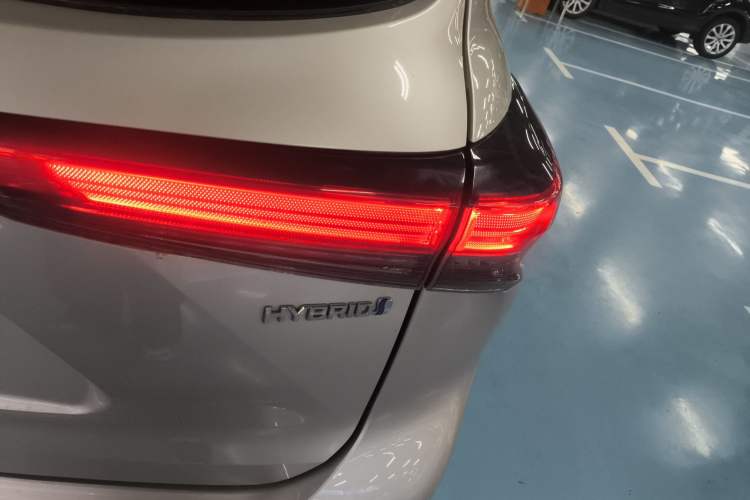 Used Toyota Highlander 2022 Dual-Engine 2.5L Two-Wheel Drive Prestige Edition 7-Seater Exterior 3