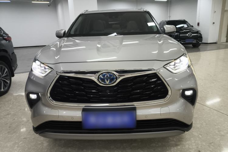 Used Toyota Highlander 2022 Dual-Engine 2.5L Four-Wheel Drive Supreme Edition 7-Seater Front