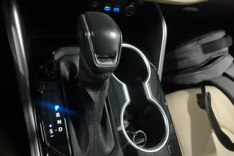 Used Toyota Highlander 2022 Dual-Engine 2.5L Two-Wheel Drive Prestige Edition 7-Seater Gear Lever