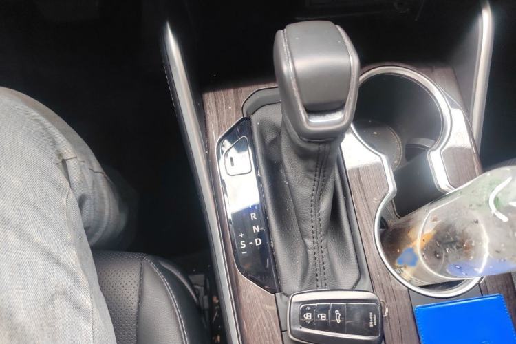 Used Toyota Highlander 2022 Dual-Engine 2.5L Four-Wheel Drive Supreme Edition 7-Seater Gear Lever