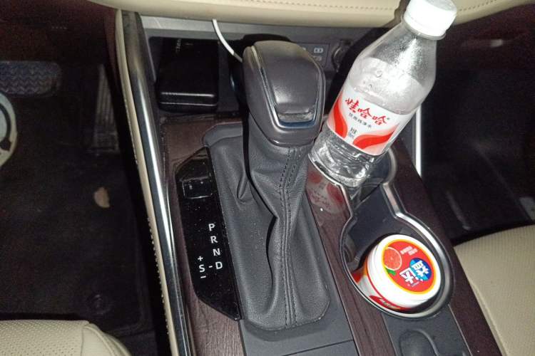 Used Toyota Highlander 2022 Dual-Engine 2.5L Two-Wheel Drive Prestige Edition 7-Seater Gear Lever