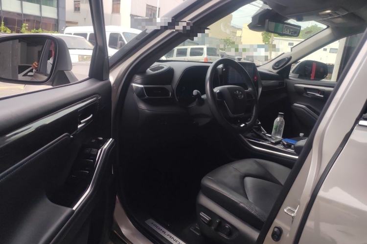 Used Toyota Highlander 2022 Dual-Engine 2.5L Four-Wheel Drive Supreme Edition 7-Seater Interior 3