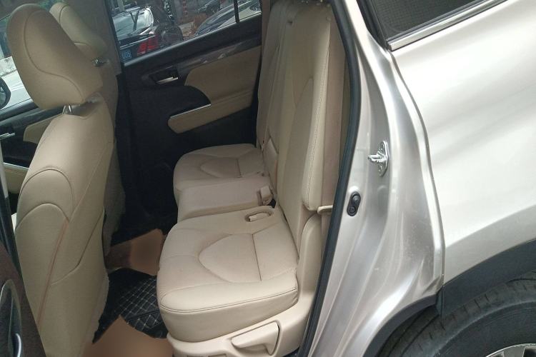 Used Toyota Highlander 2022 Dual-Engine 2.5L Four-Wheel Drive Supreme Edition 7-Seater Interior 4