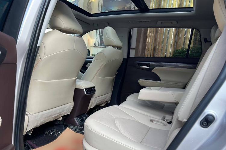 Used Toyota Highlander 2022 Dual-Engine 2.5L Four-Wheel Drive Supreme Edition 7-Seater Interior 6