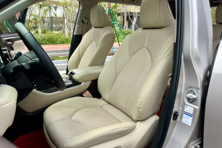Used Toyota Highlander 2022 Dual-Engine 2.5L Four-Wheel Drive Supreme Edition 7-Seater Interior 8