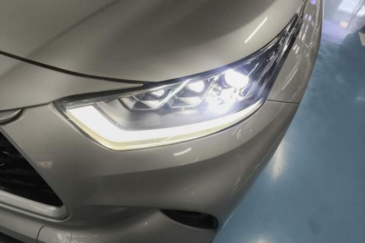 Used Toyota Highlander 2022 Dual-Engine 2.5L Two-Wheel Drive Prestige Edition 7-Seater Left Front Headlight
