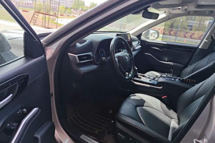 Used Toyota Highlander 2022 Dual-Engine 2.5L Four-Wheel Drive Prestige Version 7 Seats Left Front Seat
