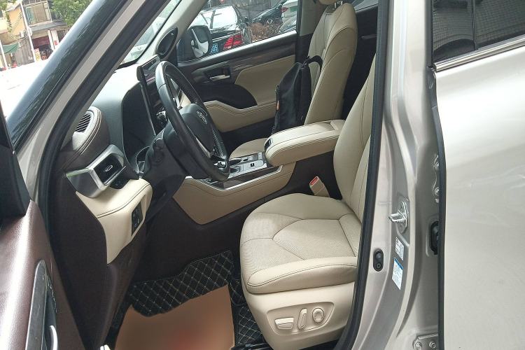 Used Toyota Highlander 2022 Dual-Engine 2.5L Four-Wheel Drive Supreme Edition 7-Seater Left Front Seat