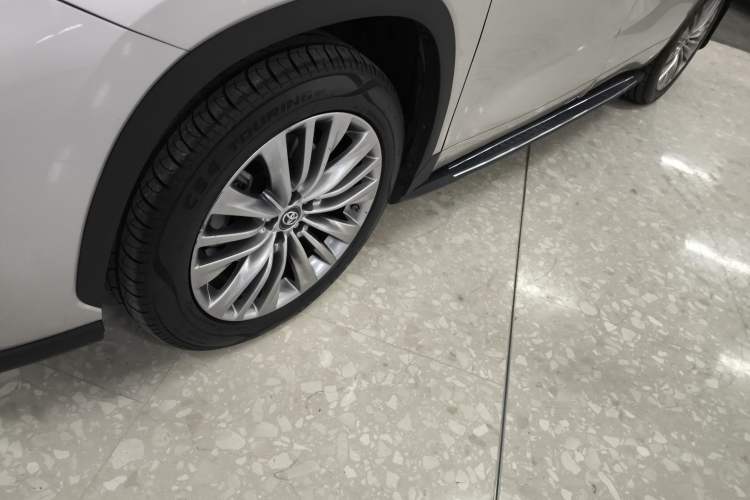 Used Toyota Highlander 2022 Dual-Engine 2.5L Four-Wheel Drive Supreme Edition 7-Seater Left Front Wheel Hub