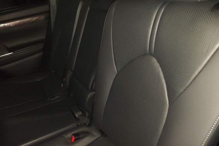 Used Toyota Highlander 2022 Dual-Engine 2.5L Four-Wheel Drive Supreme Edition 7-Seater Left Rear Seat