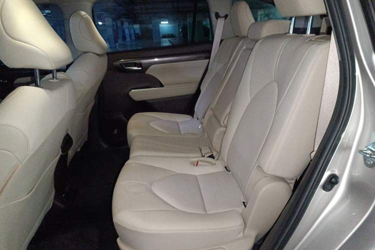 Used Toyota Highlander 2022 Dual-Engine 2.5L Two-Wheel Drive Prestige Edition 7-Seater Left Rear Seat