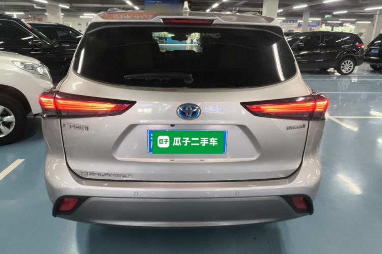 Used Toyota Highlander 2022 Dual-Engine 2.5L Two-Wheel Drive Prestige Edition 7-Seater Rear