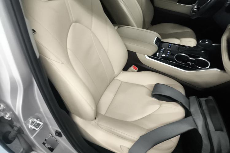 Used Toyota Highlander 2022 Dual-Engine 2.5L Two-Wheel Drive Prestige Edition 7-Seater Right Front Seat