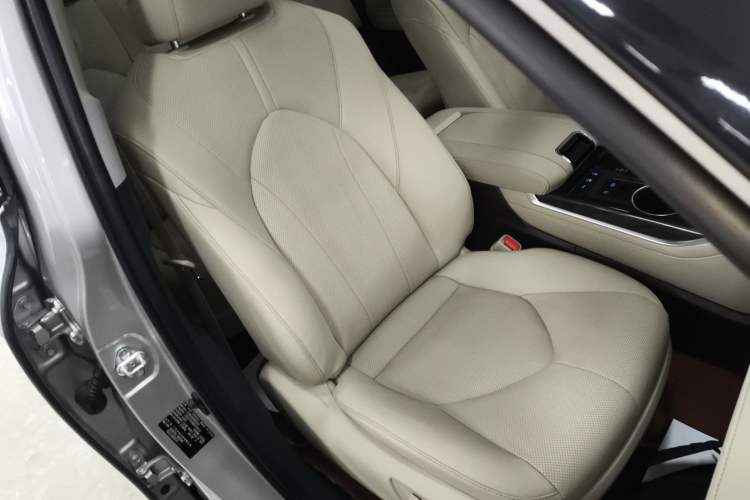 Used Toyota Highlander 2022 Dual-Engine 2.5L Four-Wheel Drive Supreme Edition 7-Seater Right Front Seat
