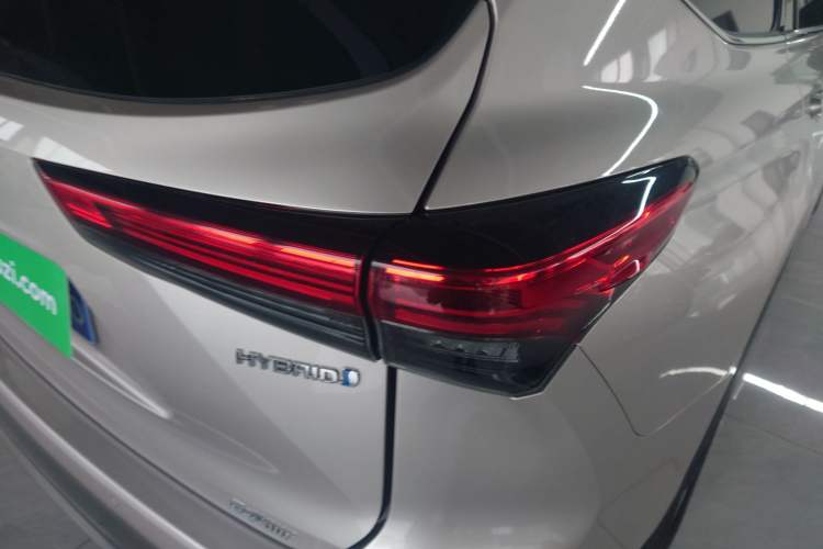 Used Toyota Highlander 2022 Dual-Engine 2.5L Four-Wheel Drive Prestige Version 7 Seats Right Rear Taillight