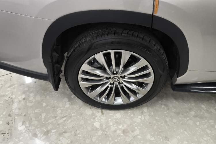 Used Toyota Highlander 2022 Dual-Engine 2.5L Four-Wheel Drive Supreme Edition 7-Seater Right Rear Wheel Hub