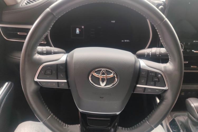 Used Toyota Highlander 2022 Dual-Engine 2.5L Four-Wheel Drive Supreme Edition 7-Seater Steering Wheel