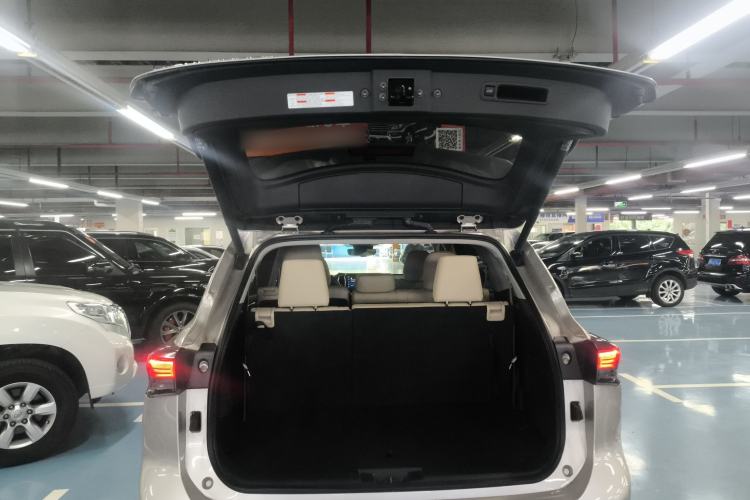 Used Toyota Highlander 2022 Dual-Engine 2.5L Two-Wheel Drive Prestige Edition 7-Seater Trunk
