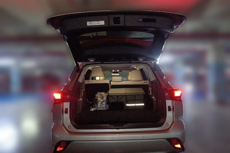 Used Toyota Highlander 2022 Dual-Engine 2.5L Two-Wheel Drive Prestige Edition 7-Seater Trunk