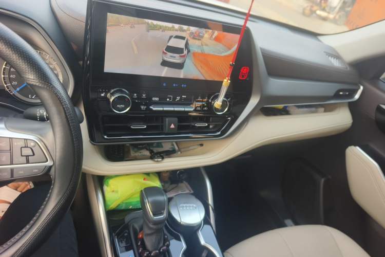 Used Toyota Highlander 2022 Dual-Engine 2.5L Four-Wheel Drive Prestige Version 7 Seats Audio And AC Panel
