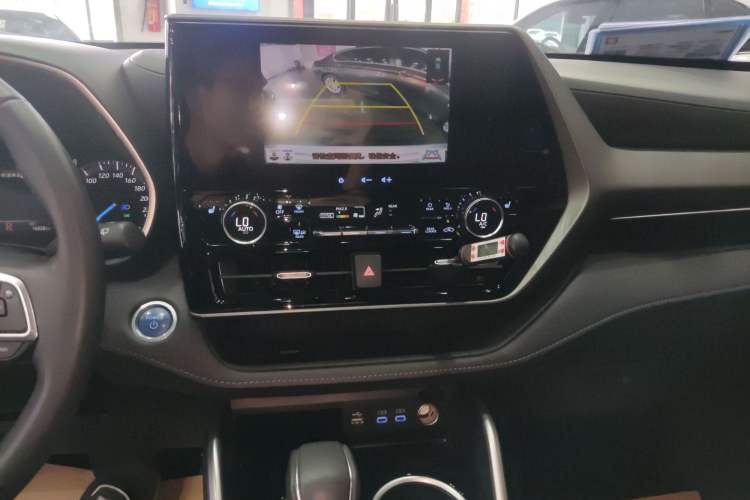 Used Toyota Highlander 2022 Dual-Engine 2.5L Four-Wheel Drive Prestige Version 7 Seats Audio And AC Panel