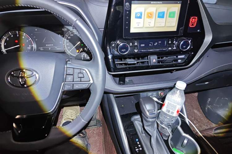 Used Toyota Highlander 2022 380T 4x4 Luxury Edition 7 Seats Audio And AC Panel