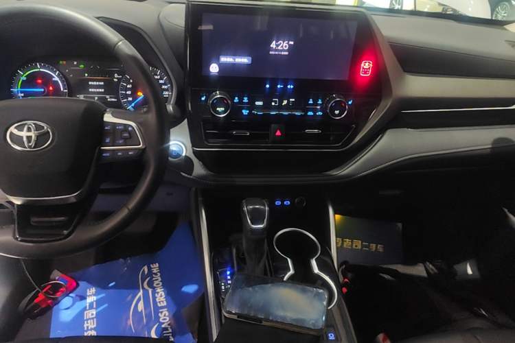 Used Toyota Highlander 2022 Dual-Engine 2.5L Four-Wheel Drive Prestige Version 7 Seats Audio And AC Panel