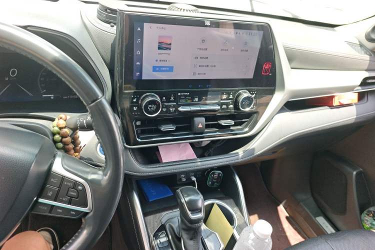 Used Toyota Highlander 2022 Dual-Engine 2.5L Four-Wheel Drive Supreme Edition 7-Seater Audio And AC Panel