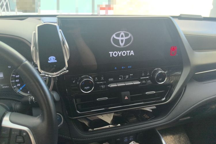 Used Toyota Highlander 2022 Dual-Engine 2.5L Four-Wheel Drive Prestige Version 7 Seats Audio And AC Panel
