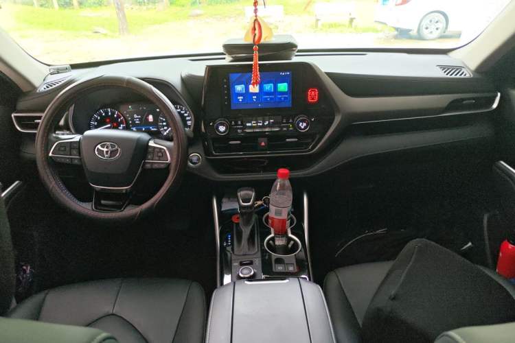 Used Toyota Highlander 2022 380T 4x4 Luxury Edition 7 Seats Center Console