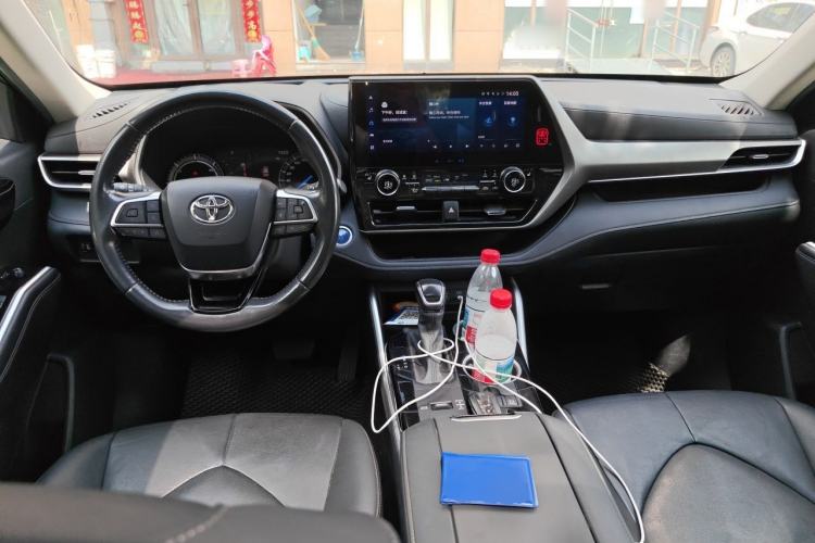 Used Toyota Highlander 2022 Dual-Engine 2.5L Four-Wheel Drive Prestige Version 7 Seats Center Console