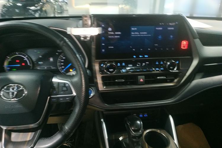 Used Toyota Highlander 2022 Dual-Engine 2.5L Four-Wheel Drive Prestige Version 7 Seats Center Console