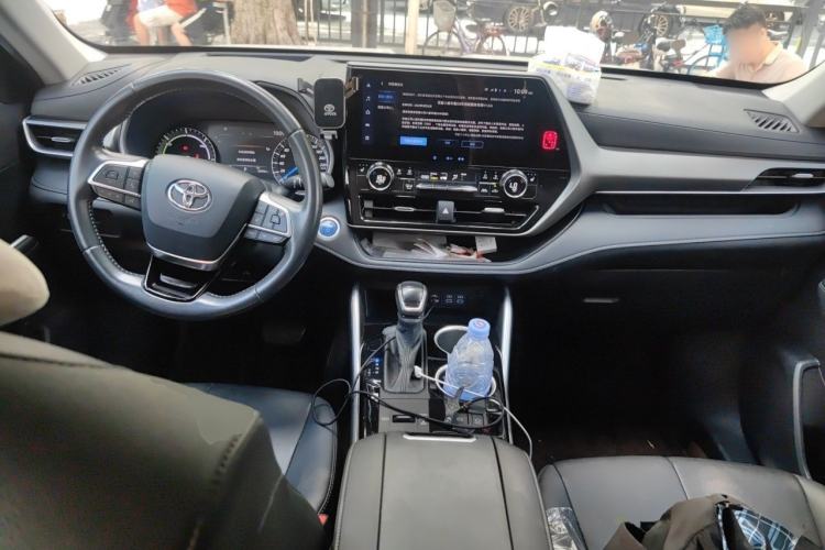 Used Toyota Highlander 2022 Dual-Engine 2.5L Four-Wheel Drive Prestige Version 7 Seats Center Console