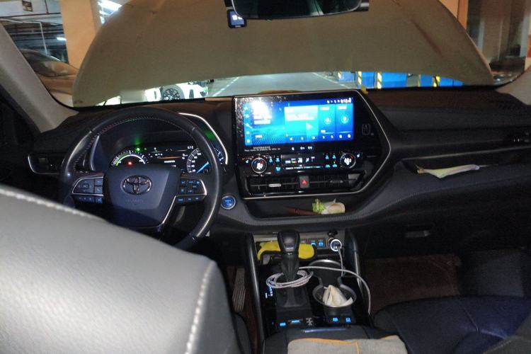 Used Toyota Highlander 2022 Dual-Engine 2.5L Four-Wheel Drive Prestige Version 7 Seats Center Console
