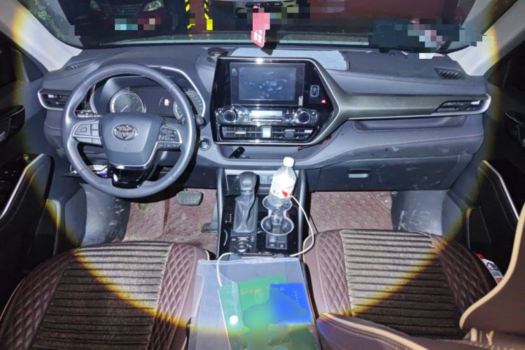 Used Toyota Highlander 2022 380T 4x4 Luxury Edition 7 Seats Center Console