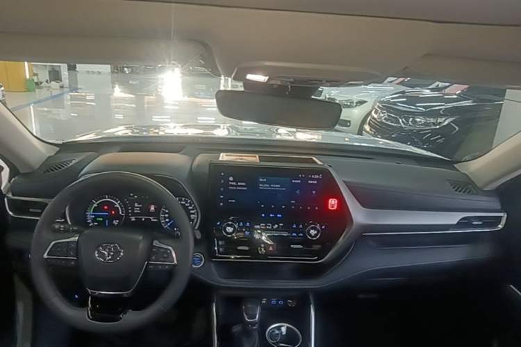 Used Toyota Highlander 2022 Dual-Engine 2.5L Four-Wheel Drive Prestige Version 7 Seats Center Console