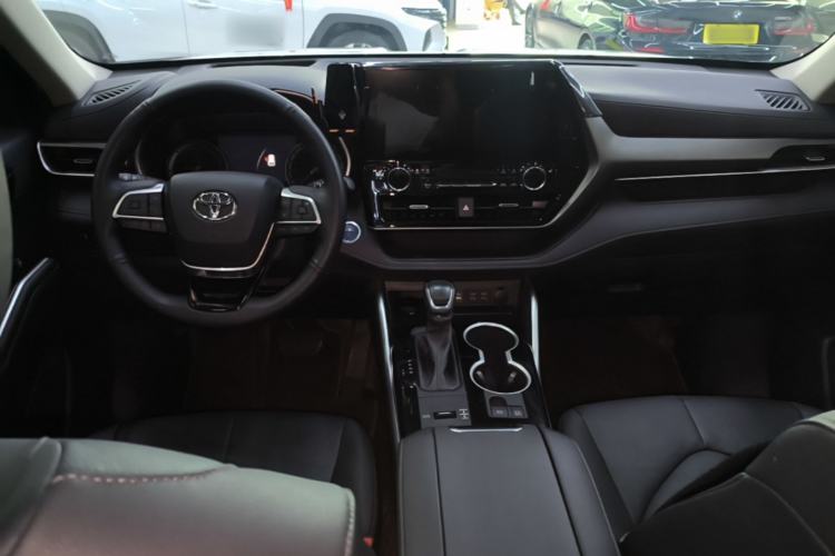 Used Toyota Highlander 2022 Dual-Engine 2.5L Four-Wheel Drive Prestige Version 7 Seats Center Console