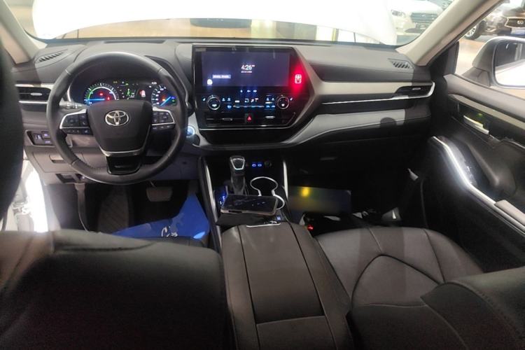 Used Toyota Highlander 2022 Dual-Engine 2.5L Four-Wheel Drive Prestige Version 7 Seats Center Console