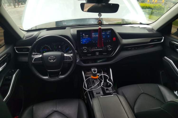Used Toyota Highlander 2022 Dual-Engine 2.5L Two-Wheel Drive Prestige Edition 7-Seater Center Console