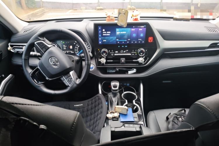 Used Toyota Highlander 2022 Dual-Engine 2.5L Four-Wheel Drive Prestige Version 7 Seats Center Console