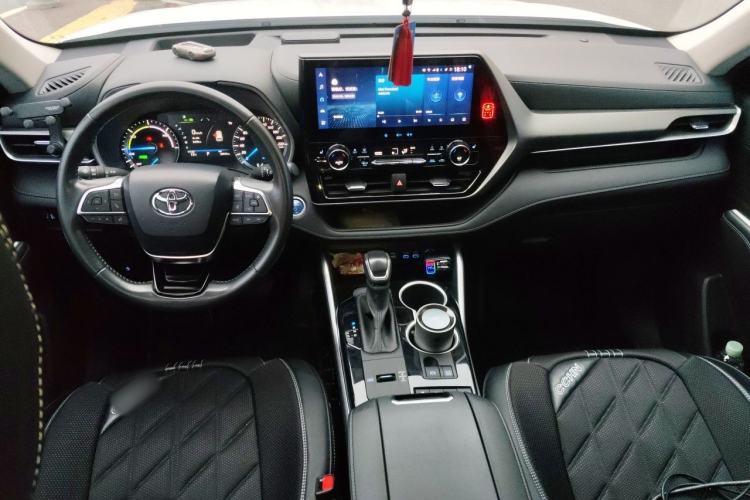 Used Toyota Highlander 2022 Dual-Engine 2.5L Four-Wheel Drive Prestige Version 7 Seats Center Console