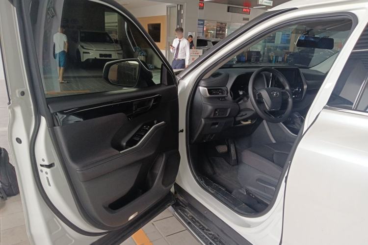 Used Toyota Highlander 2022 Dual-Engine 2.5L Two-Wheel Drive Elite Edition 5 Seats Driver Seat